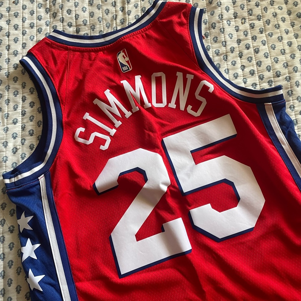 Simmons sixers 25 size M Jersey